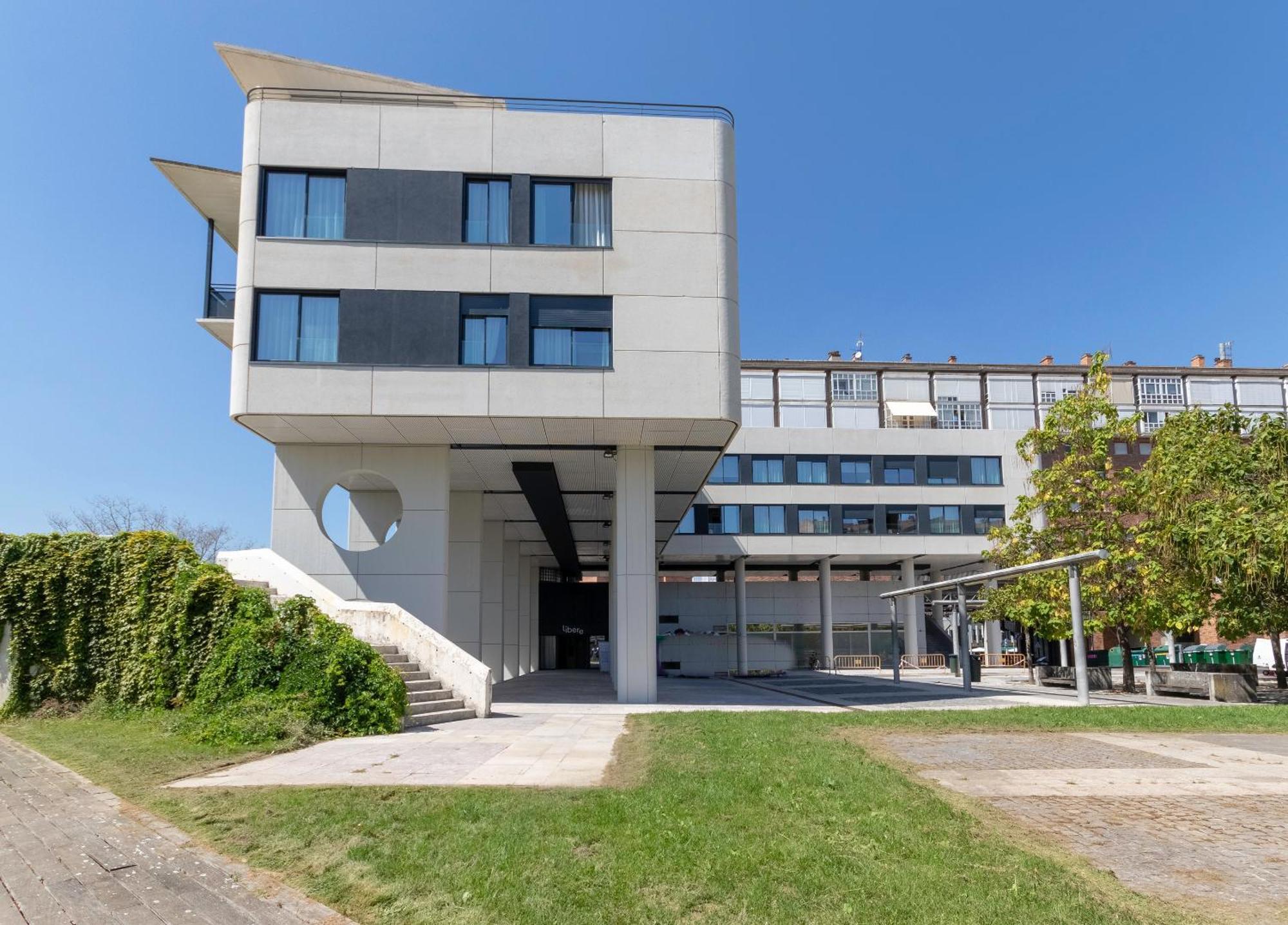 Apartamentos Líbere Pamplona Yamaguchi Exterior foto