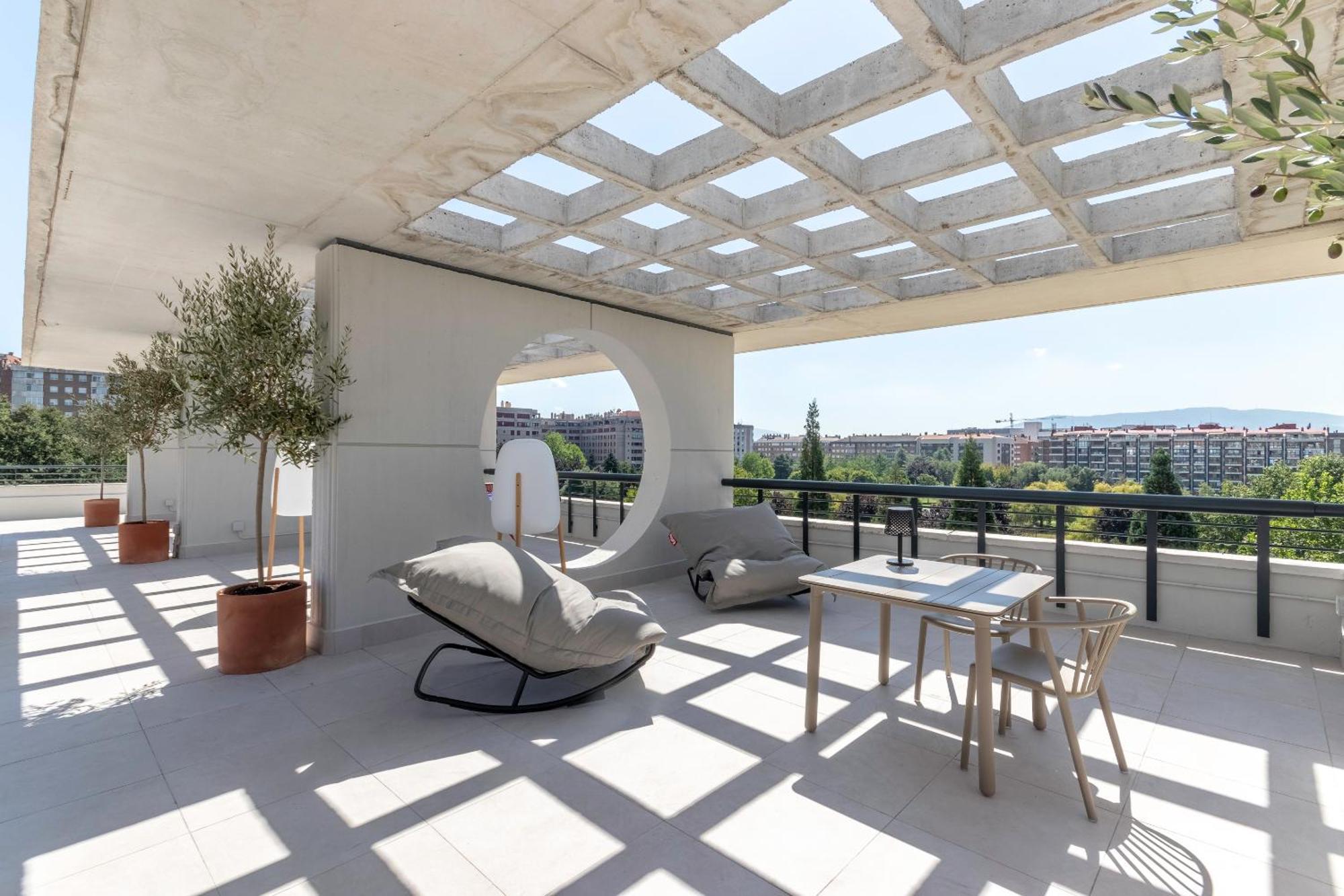 Apartamentos Líbere Pamplona Yamaguchi Exterior foto